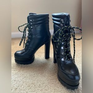 DSW Black Super high Pumps